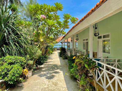 Blue Laguna Inn